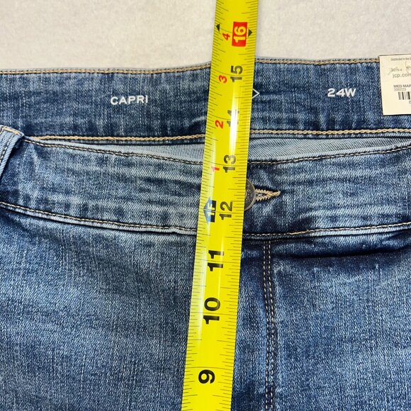 St. John's Bay Women's Stretch Blue Denim Capri Plus Sz 24W Secretly Slender NWT - Picture 9 of 11